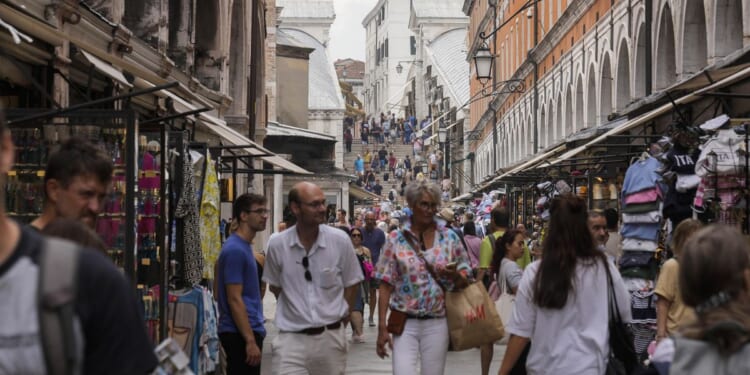 In world first, Venice to try out daily admission tickets for tourists