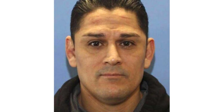 Elias Huizar, ex-police officer wanted in 2 killings, found in Oregon with gunshot wound