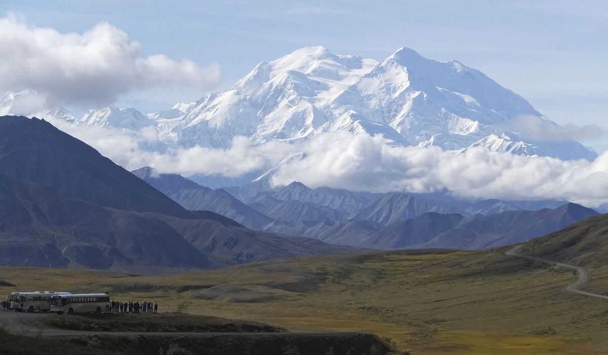 Pair of climbers fall 1,000 feet off mountain in Denali National Park, killing one, injuring other