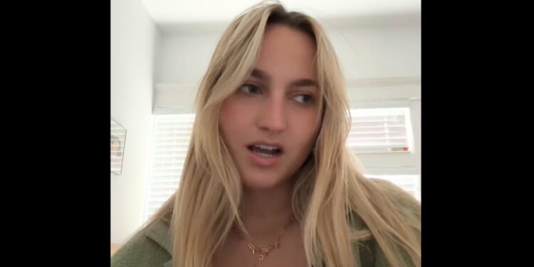 TikTok user Gracie complains about the University of Southern California's decision to cancel its graduation.