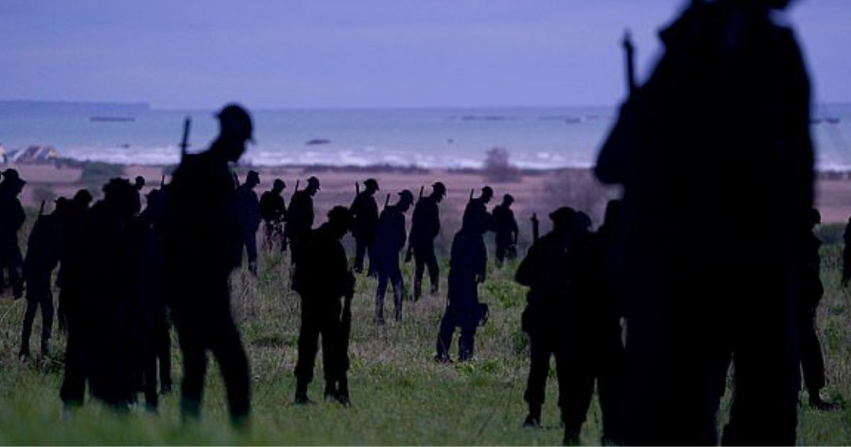 Standing with Giants installed 1,475 silhouettes along the British Normandy Memorial Grounds in Ver-Sur-Mer, France, to honor the British soldiers who died during the D-Day Invasion on the 80th anniversary.