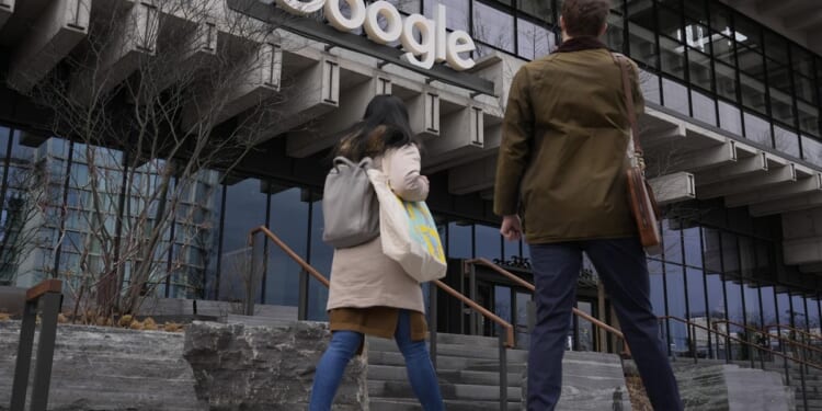 Judge in antitrust case grills Google on search dominance