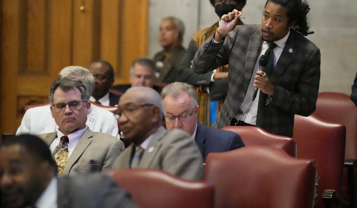 Justin Jones, Black lawmaker briefly expelled from Tennessee Statehouse, will remain on 2024 ballot