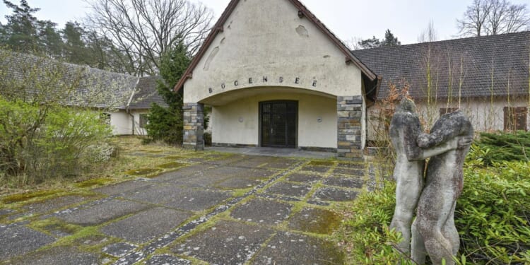 Berlin government offers to give away villa once owned by Nazi propagandist Joseph Goebbels