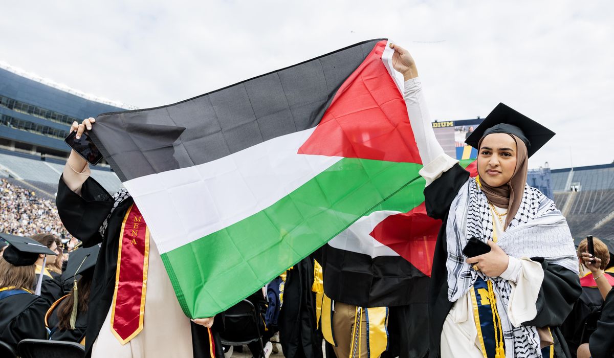 Anti-war protesters chanted during University of Michigan graduation ceremony