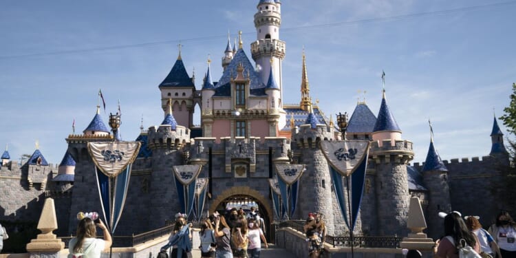 Disney gets key approval to expand Southern California theme parks