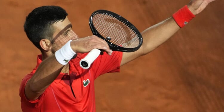 Novak Djokovic seeks medical attention after getting hit on the head by water bottle at Italian Open