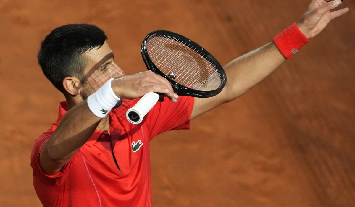 Novak Djokovic seeks medical attention after getting hit on the head by water bottle at Italian Open