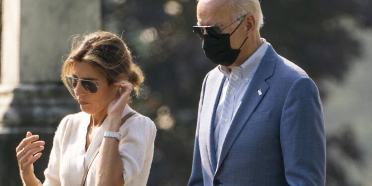 Biden makes surprise visit to Hunter Biden's ex before she testifies in first son's gun trial