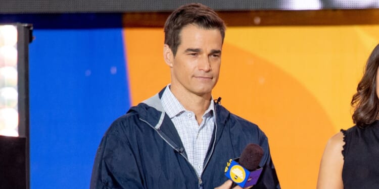 Rob Marciano hosting "Good Morning America"