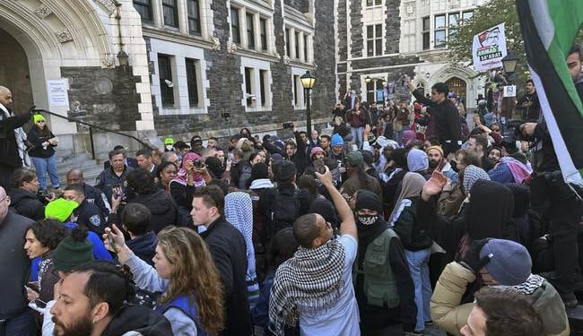 NYPD Tears Down Palestinian Flag at CUNY and Hoists the Stars and Stripes and It Is Glorious – PJ Media