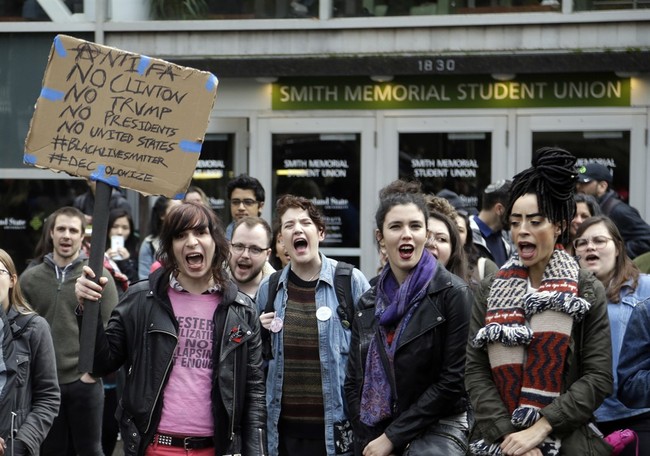 Portland State University Protesters Occupy and Vandalize Library, Campus Closed – HotAir