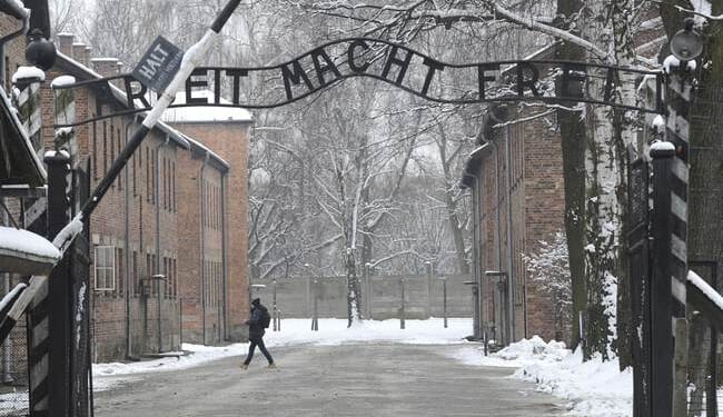 Pro-Hamas Zealots at Auschwitz on Holocaust Remembrance Day – HotAir