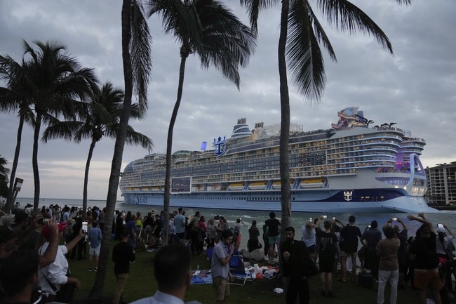 So a Guy in a Bathrobe Walks Around a Family Cruise Ship... – PJ Media