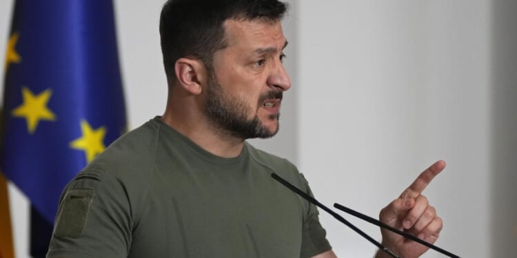 Ukraine's Zelenskyy gets more air defense missiles from Spain to fight deadly Russian glide bombs