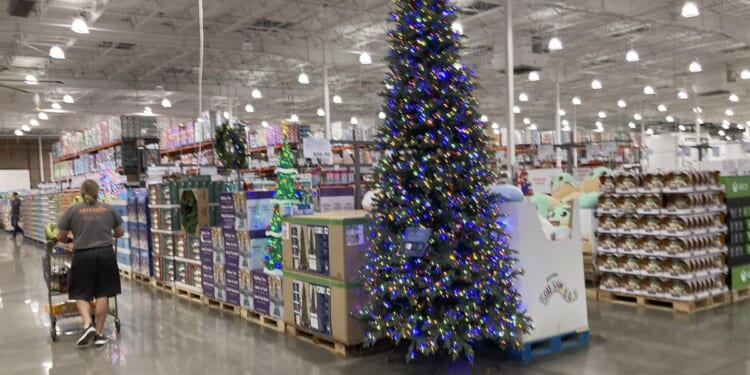 Blue Christmas: Support service for laid-off workers sees seasonal retail hiring to hit 16-year low