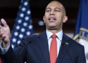 Hakeem Jeffries denounces DHS 'hit list' of Democrats following ICE officer attacks