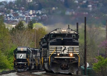 Conservatives champion freight railroad merger, say it will fuel Trump's America First agenda