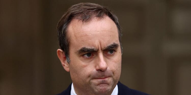 French prime minister resigns after naming government, plunging country into political chaos