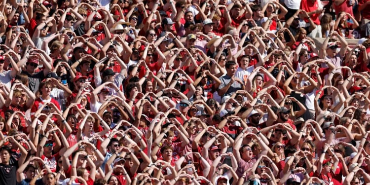 NCAA moves a step closer to allowing college athletes to bet on pro sports