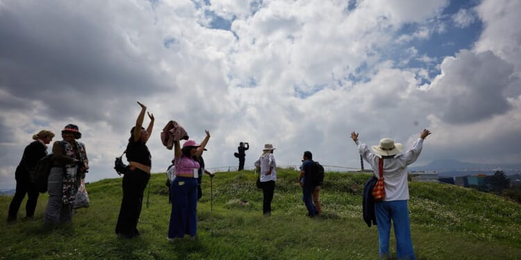 Cuicuilco: Experts lead tours uncovering Mexico's hidden ancient sites