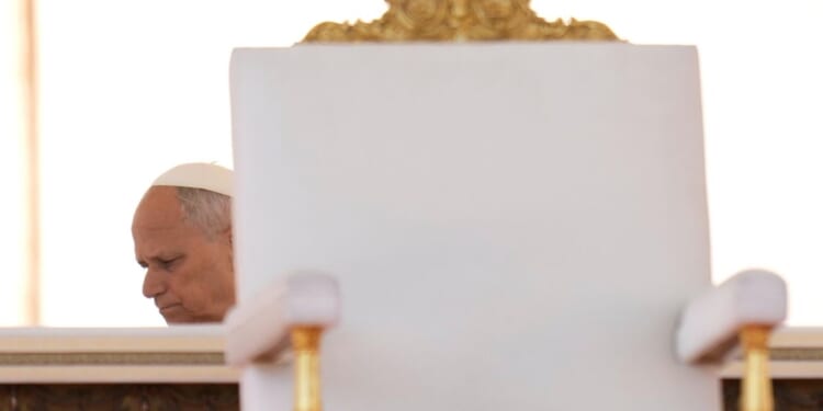 Pope meets with Chicago union leaders, urges migrant welcome as crackdown underway in hometown