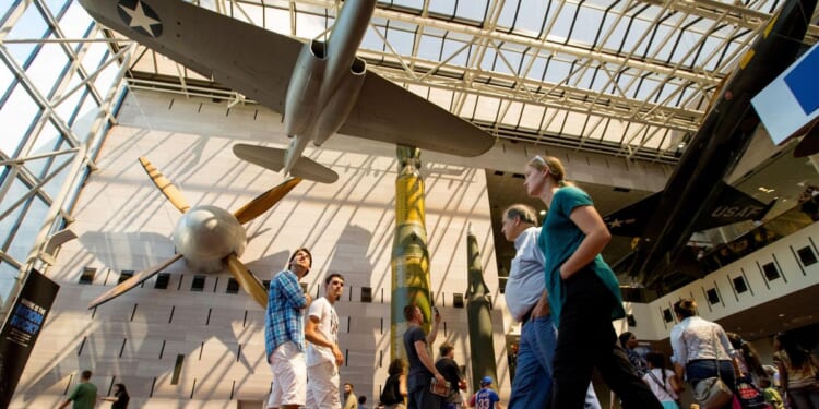 Teenage boy wounded by gunshot near National Air and Space Museum