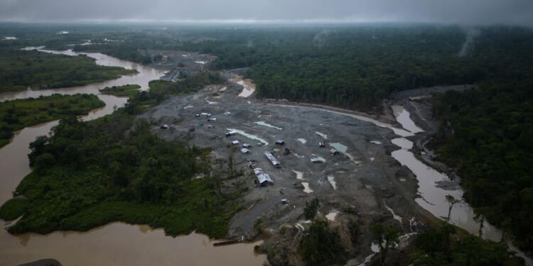 U.N. warns Colombia over mercury contamination in Atrato River, calls crisis human rights emergency