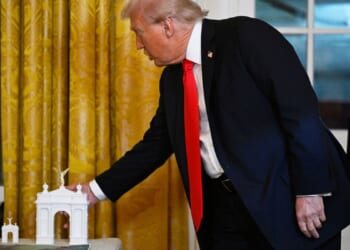 Trump hosts ballroom donors for dinner at White House