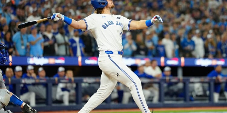 Toronto Blue Jays rout Los Angeles Dodgers 11-4 in World Series opener