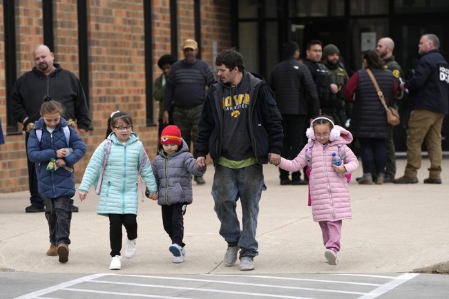 California Schools Are About to See Waves of Children Flee After Gavin Newsom's 'Demonic' 'Kidnap' Bill – PJ Media