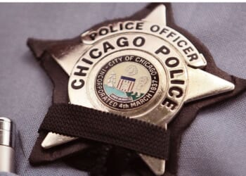 Chicago PD Brass Orders Cops to Ignore ICE Agents' Pleas for Help as Crowd Closes in After Attack, Shooting