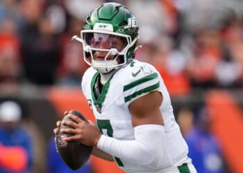 Justin Fields of the New York Jets drops back to pass during the fourth quarter against the Cincinnati Bengals in Cincinnati, Ohio, on Sunday.