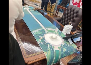 A building plan for the National Mall was set on President Donald Trump's desk.