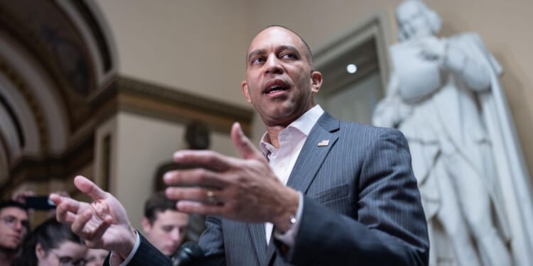 Hakeem Jeffries backs Zohran Mamdani for New York mayor, but says he's not the party's future