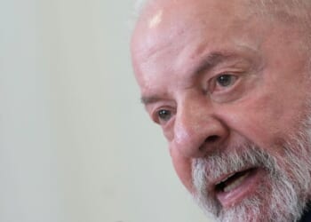 Lula to call Trump if tariff talks stall, pushes against conflict in Venezuela