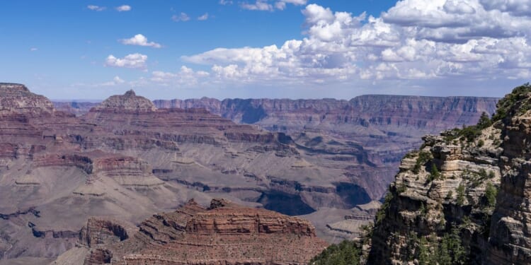 65-year-old man dies after slipping off edge of Grand Canyon