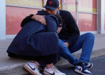 Day care worker detained by immigration agents released after support from Chicago community