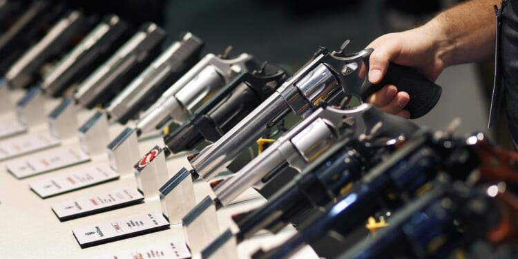 Illegal immigrant used gun-show loophole to traffic firearms: Feds