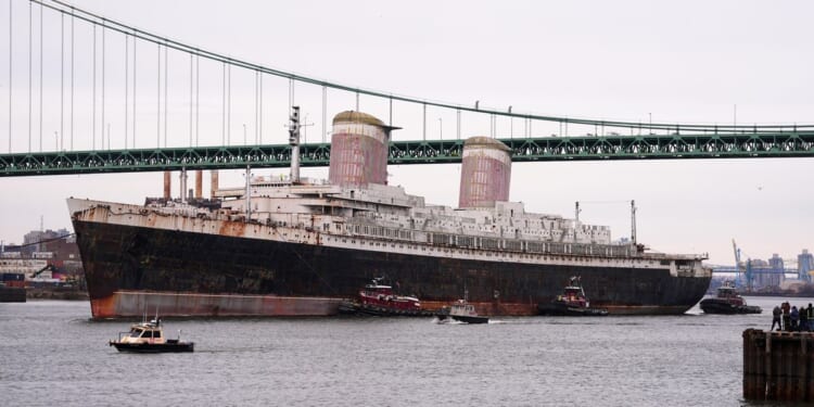 Resting place set for the historic SS United States to become an artificial reef off Florida