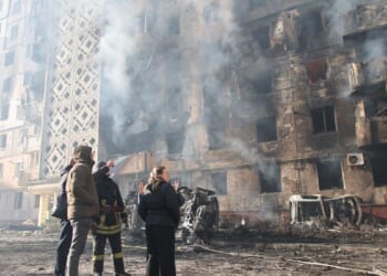 Russian barrage kills 20 in Ukrainian city as Zelenskyy holds talks with Turkish leader