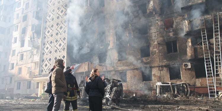 Russian barrage kills 20 in Ukrainian city as Zelenskyy holds talks with Turkish leader