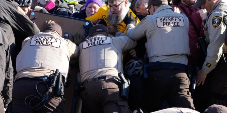 Chicago suburb declares emergency as anti-ICE protests turn on local pols