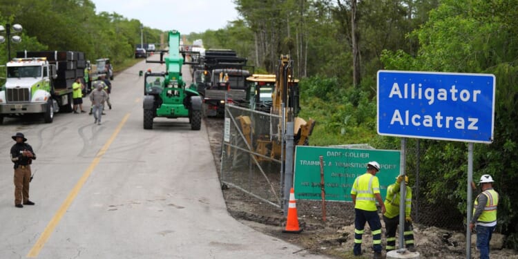 Judge pushes for resolution in lawsuit over legal access at 'Alligator Alcatraz'