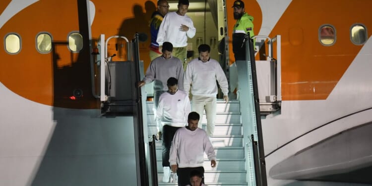 Boasberg revives criminal contempt probe over Trump's deportation flights to El Salvador