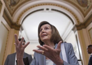 Pressure ratchets up on Congress to ban lawmakers from the stock market