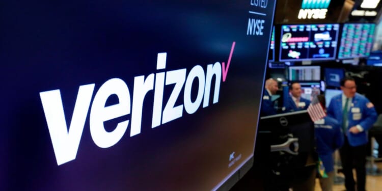 New Verizon CEO announces historic layoffs affecting 20% of management staff