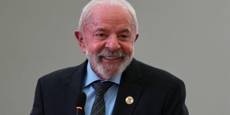 Brazil's Lula sanctions an increase in tax exemptions for low-income people