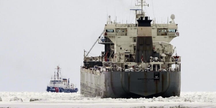 Congressional watchdog criticizes plans for Coast Guard's new cutter program