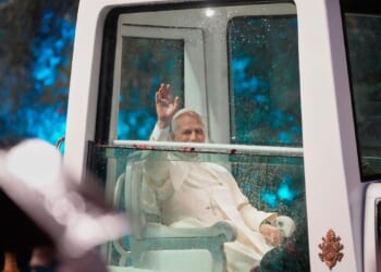 Leo arrives in Lebanon in a bid to bring hope to a war-wracked region